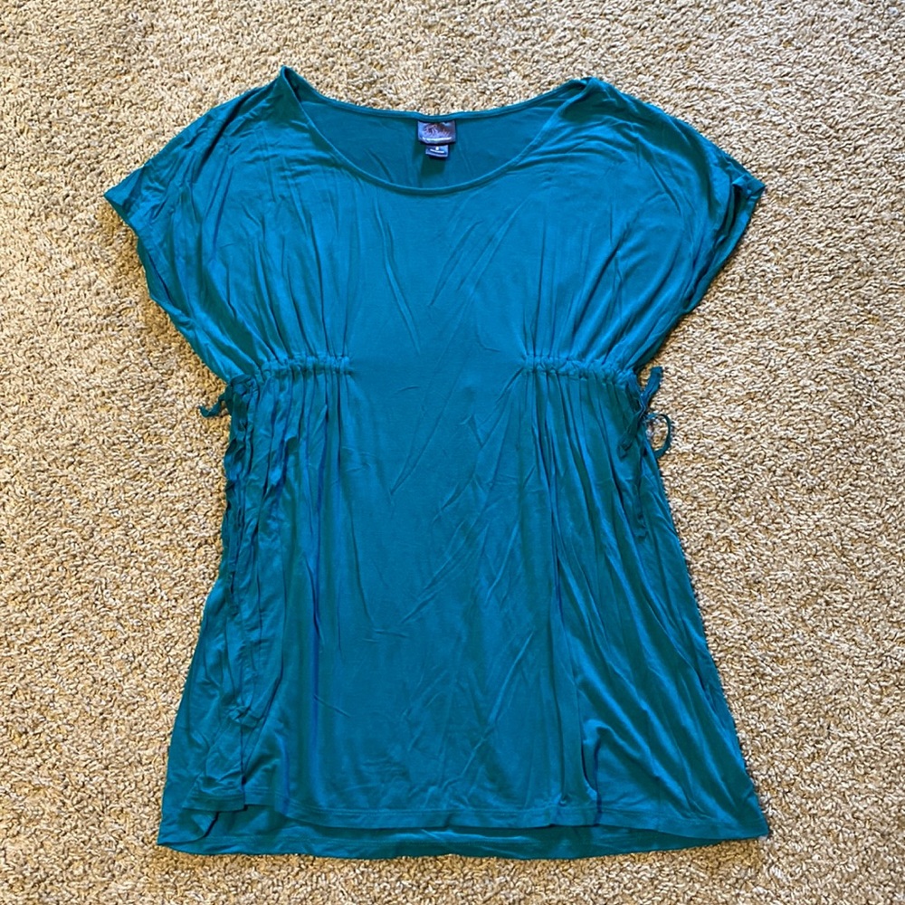 Short sleeve maternity top